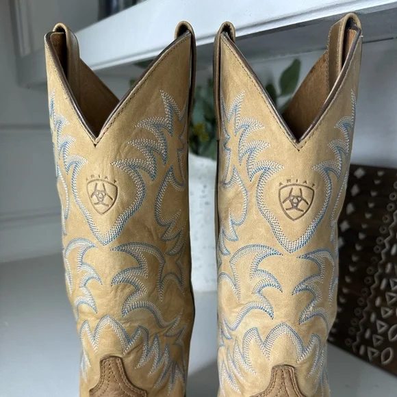 Ariat Brown with Blue Embroidered Western Cowboy Boots - Men 8EE, Wmn 9.5EE - Picture 3 of 8